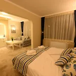 ホテル Raya Garden - Park & Winery 3*