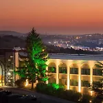 Hotel Raya Garden - Park & Winery Veliko Tarnovo
