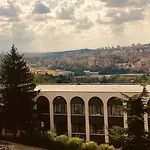 Raya Garden - Park & Winery ホテル