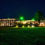 Hotel Raya Garden - Park & Winery