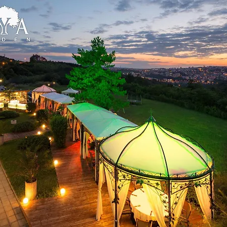 Raya Garden - Park & Winery Hotel 3*