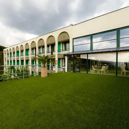 Raya Garden - Park & Winery 3*