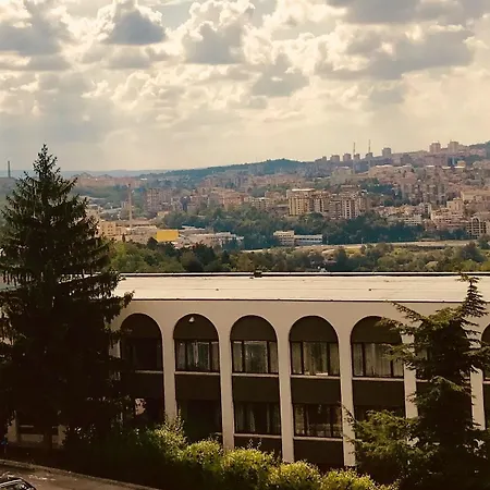 Raya Garden - Park & Winery Hotel