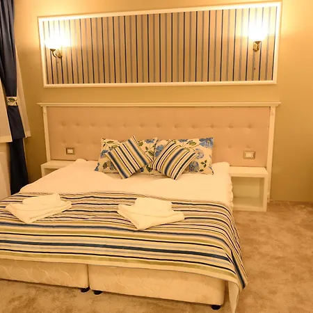 Raya Garden - Park & Winery 3* Veliko Tărnovo