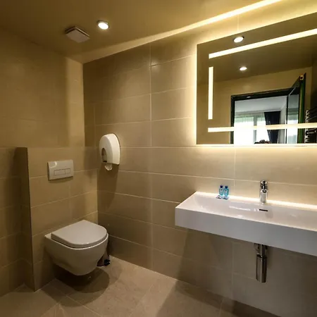 Raya Garden - Park & Winery 3*