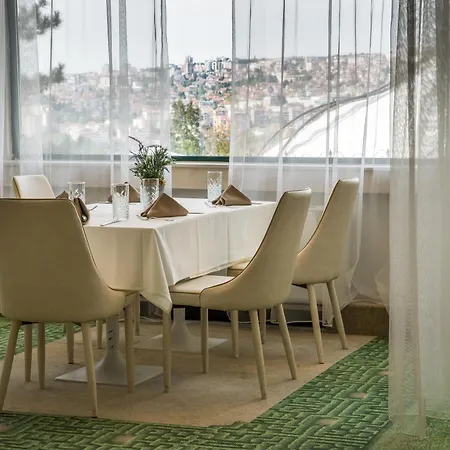 Hotel Raya Garden - Park & Winery 3*