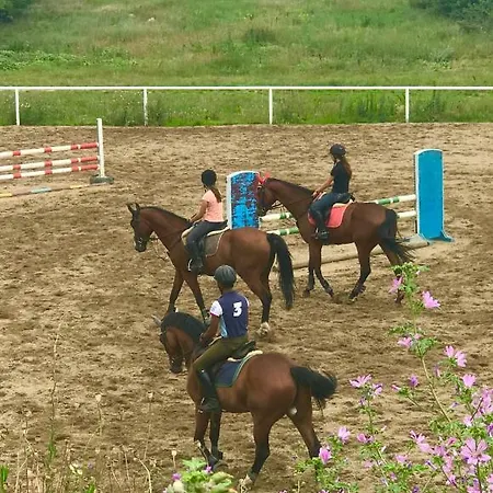 Raya Garden - Park & Winery 3*