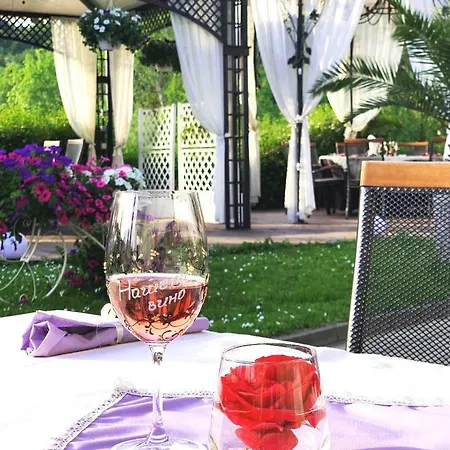 Raya Garden - Park & Winery Hotel Veliko Tarnovo