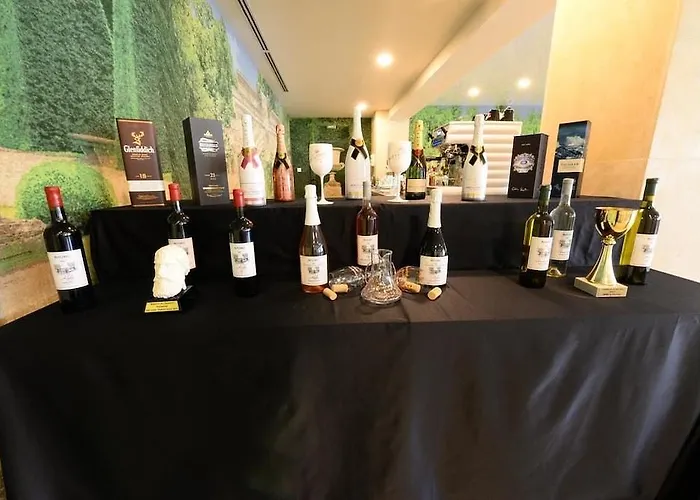 Raya Garden - Park & Winery 3*