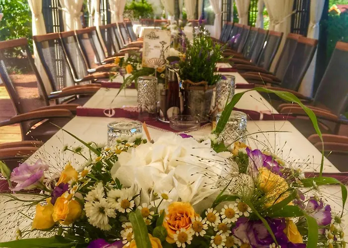 Raya Garden - Park & Winery Hotel