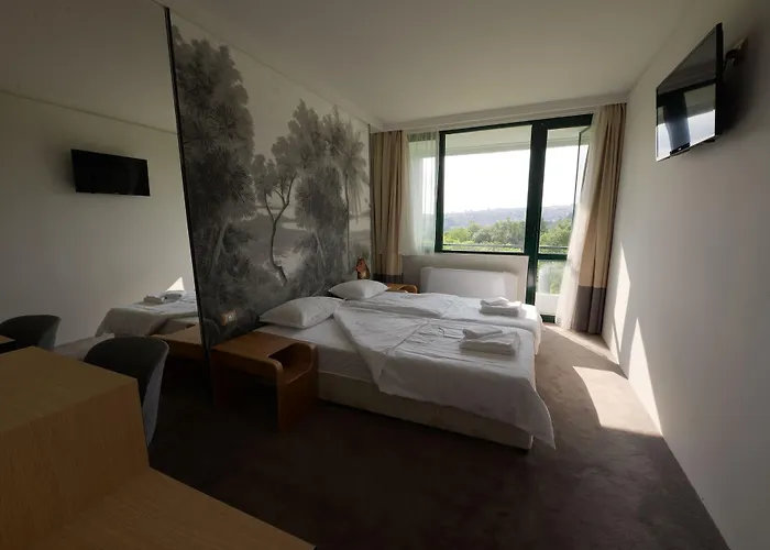 Raya Garden - Park & Winery