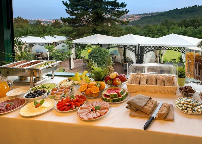 Raya Garden - Park & Winery Hotel