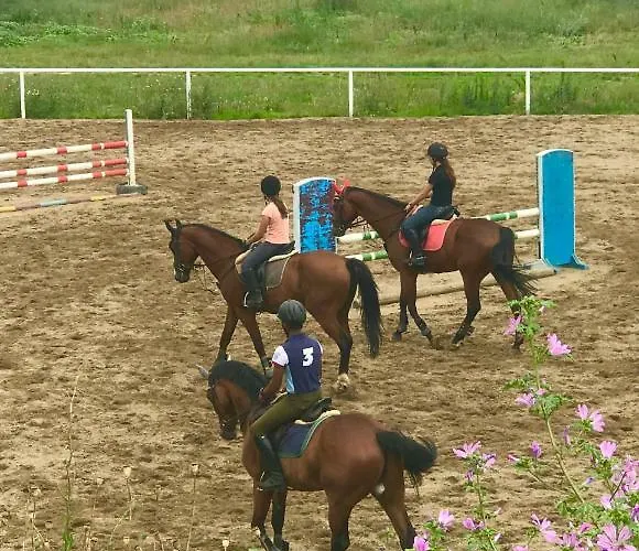 Raya Garden - Park & Winery 3*