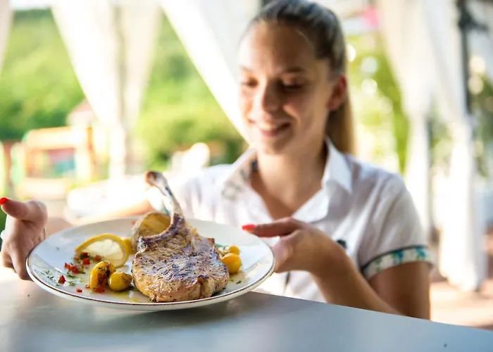 Raya Garden - Park & Winery 3*