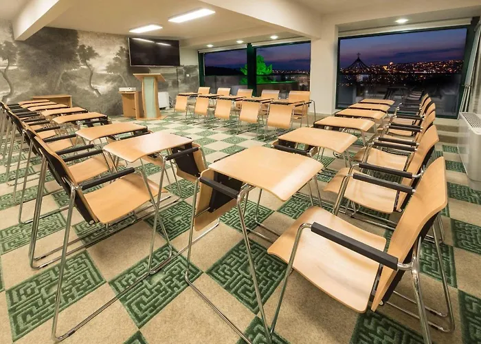 Ξενοδοχείο Raya Garden - Park & Winery 3*