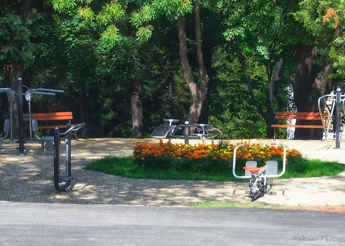 Hotel Raya Garden - Park & Winery 3*